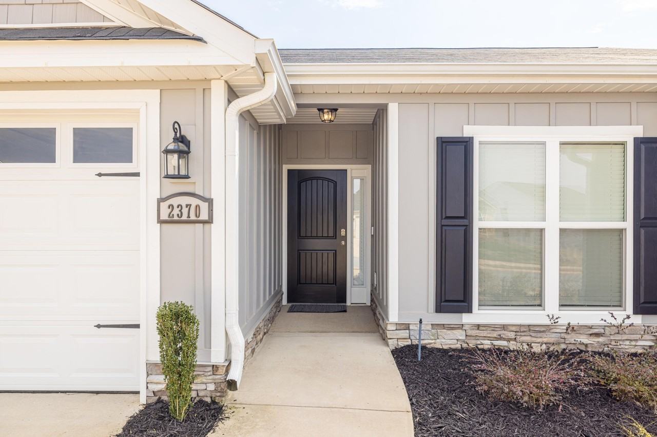 2370 Bundoran Dr - Photo 4 of 50