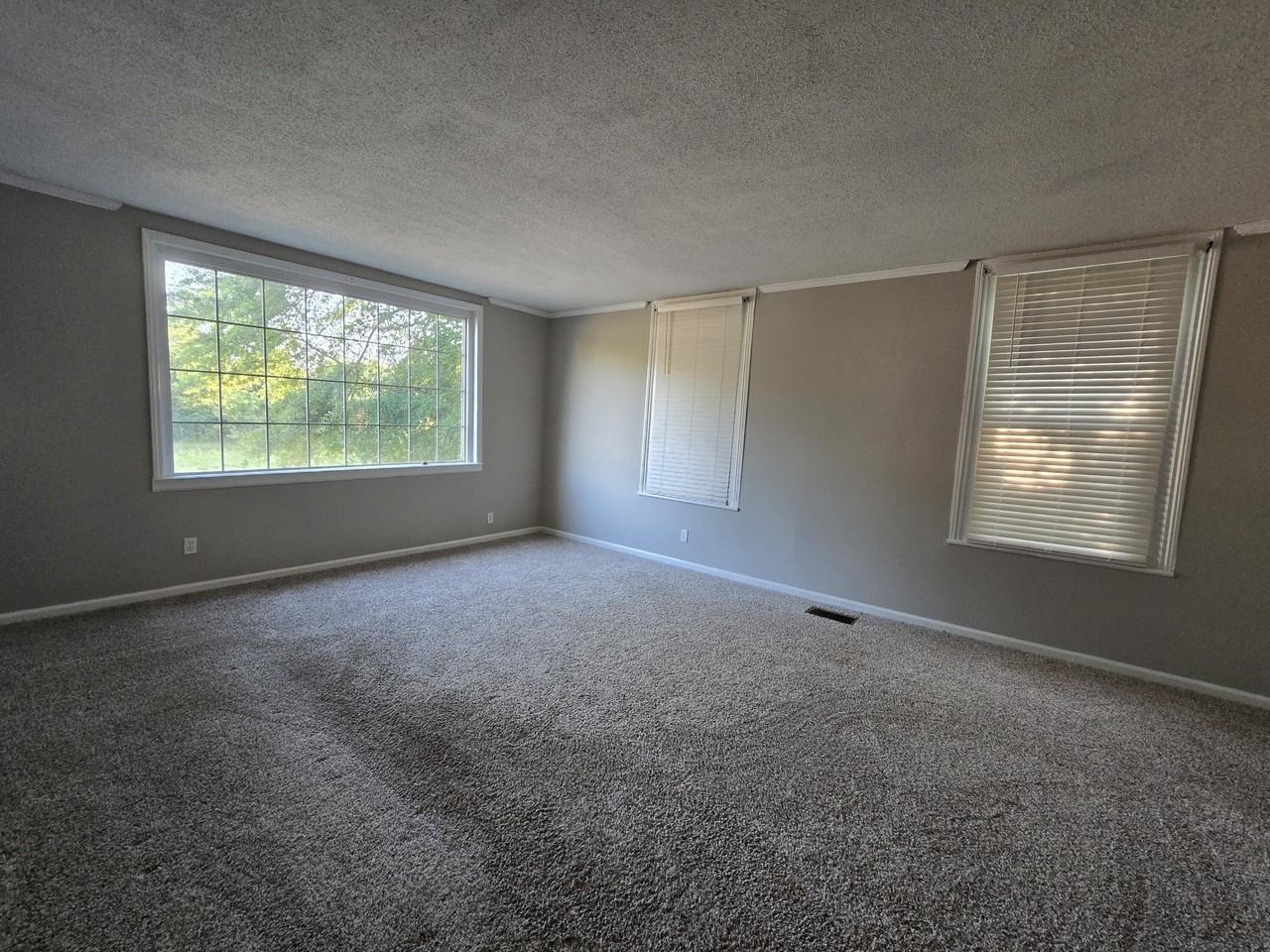 2334 Gardner St - Photo 5 of 12