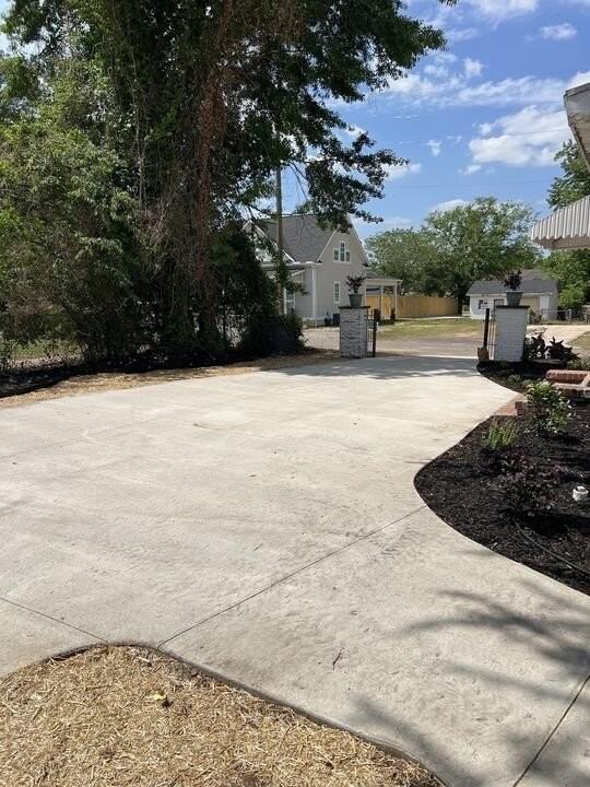 327 Meridian Ave - Photo 4 of 15