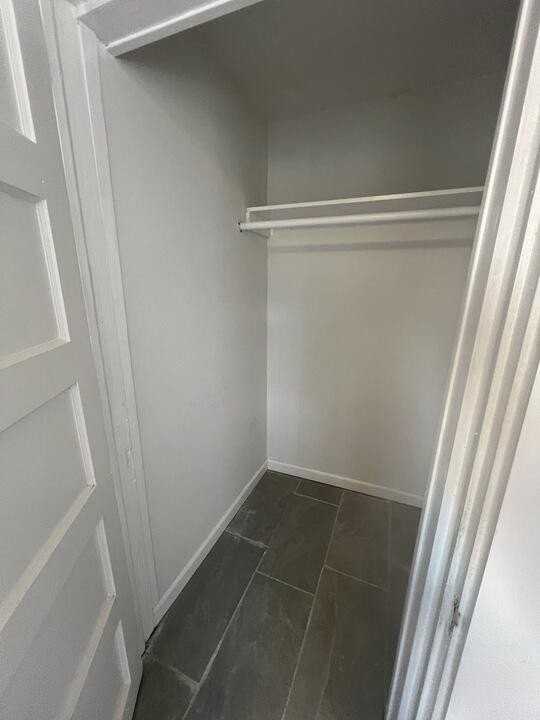 325 Meridian Ave - Photo 3 of 9