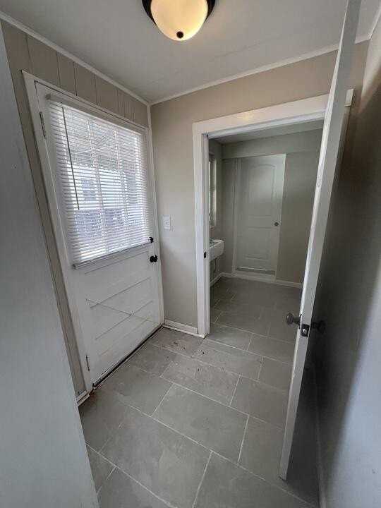 325 Meridian Ave - Photo 7 of 9