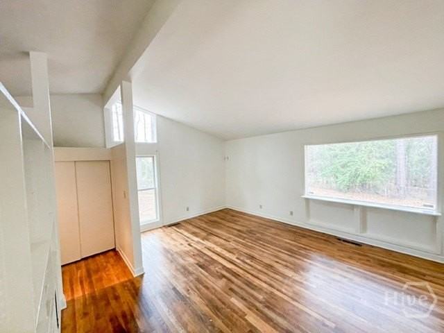 1112 W Lake Dr - Photo 3 of 13