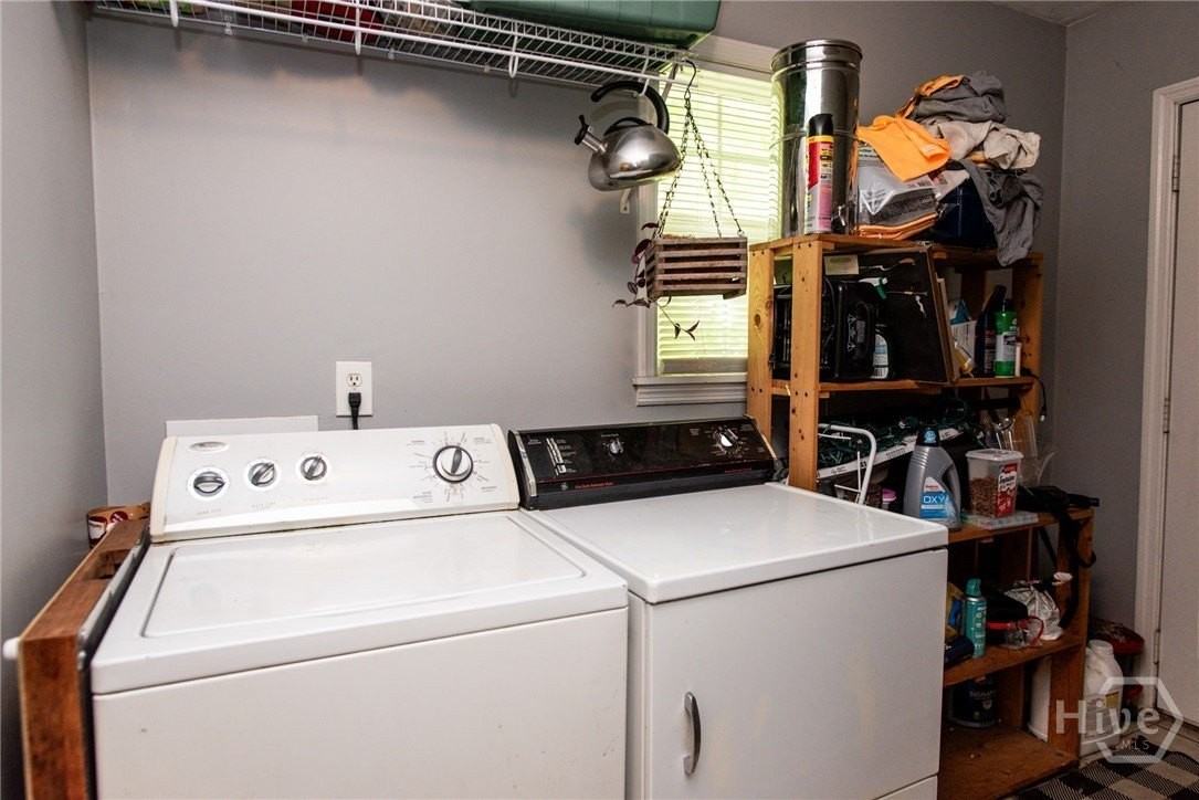 130 Magnolia St - Photo 6 of 7