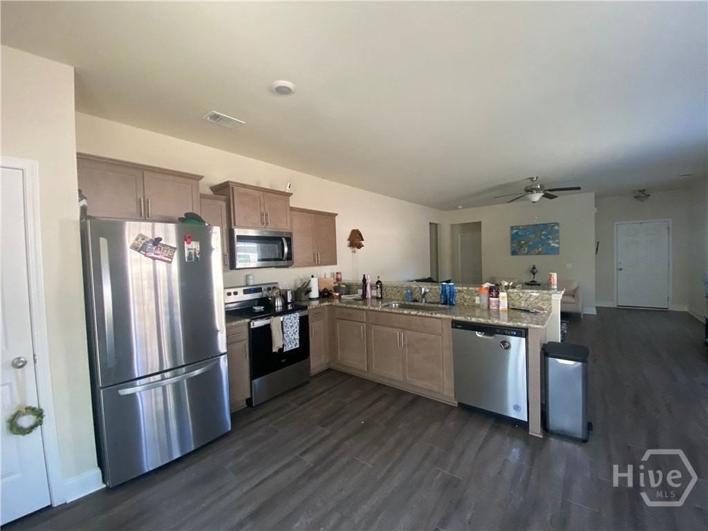 712 Mill Creek Cir - Photo 2 of 9