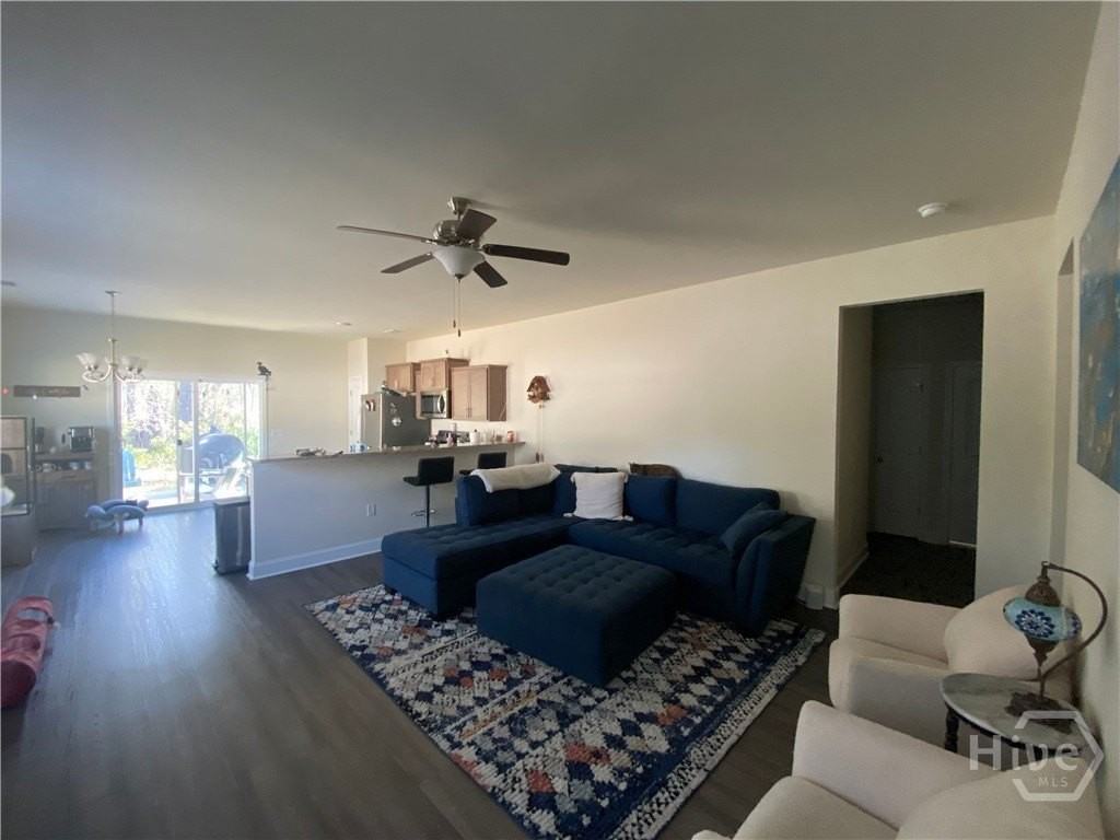 712 Mill Creek Cir - Photo 4 of 9