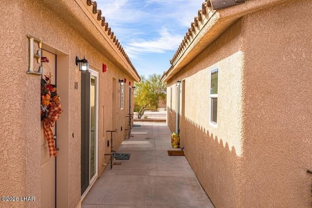 2094 Swanson Ave - Photo 2 of 16