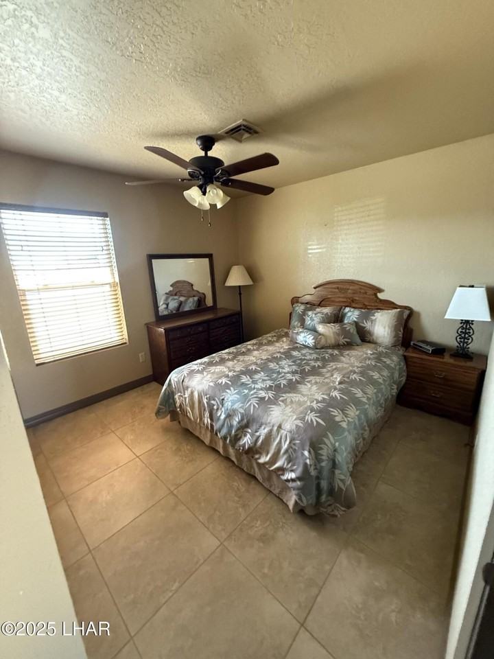 1556 Mcculloch Blvd S - Photo 7 of 11