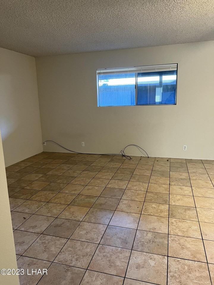 2320 Sandwood Dr #3 - Photo 3 of 5