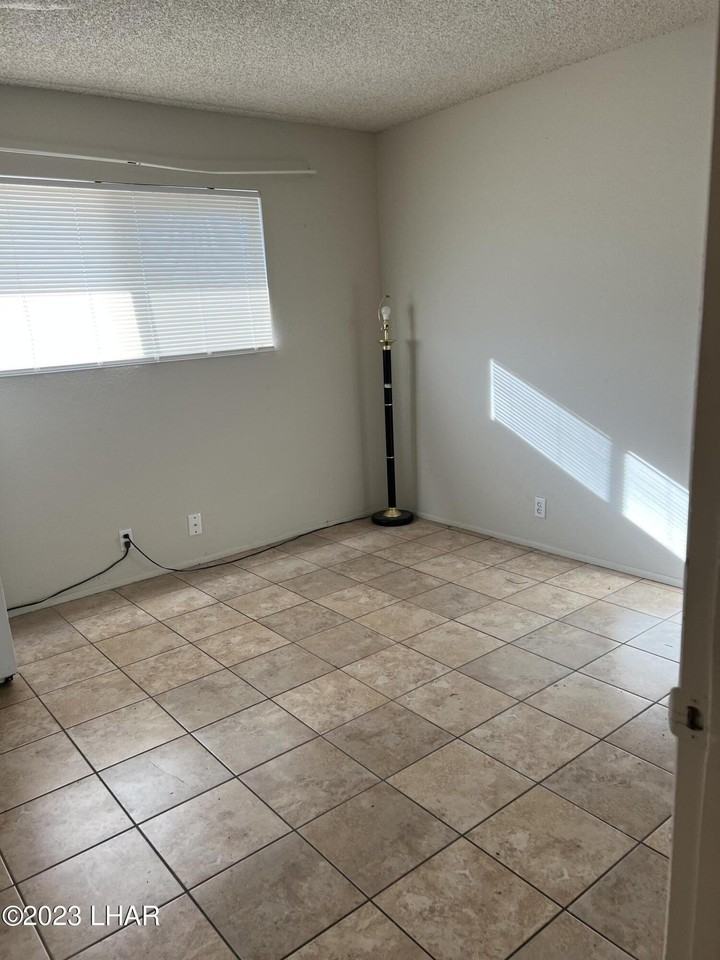 2320 Sandwood Dr #3 - Photo 4 of 5