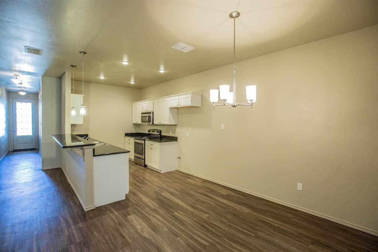 2123 10th St - Photo 5 of 14