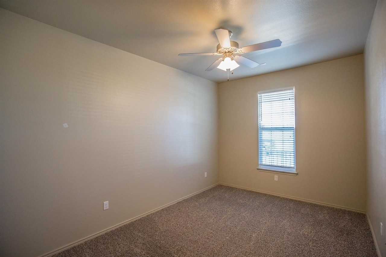 2123 10th St - Photo 6 of 14