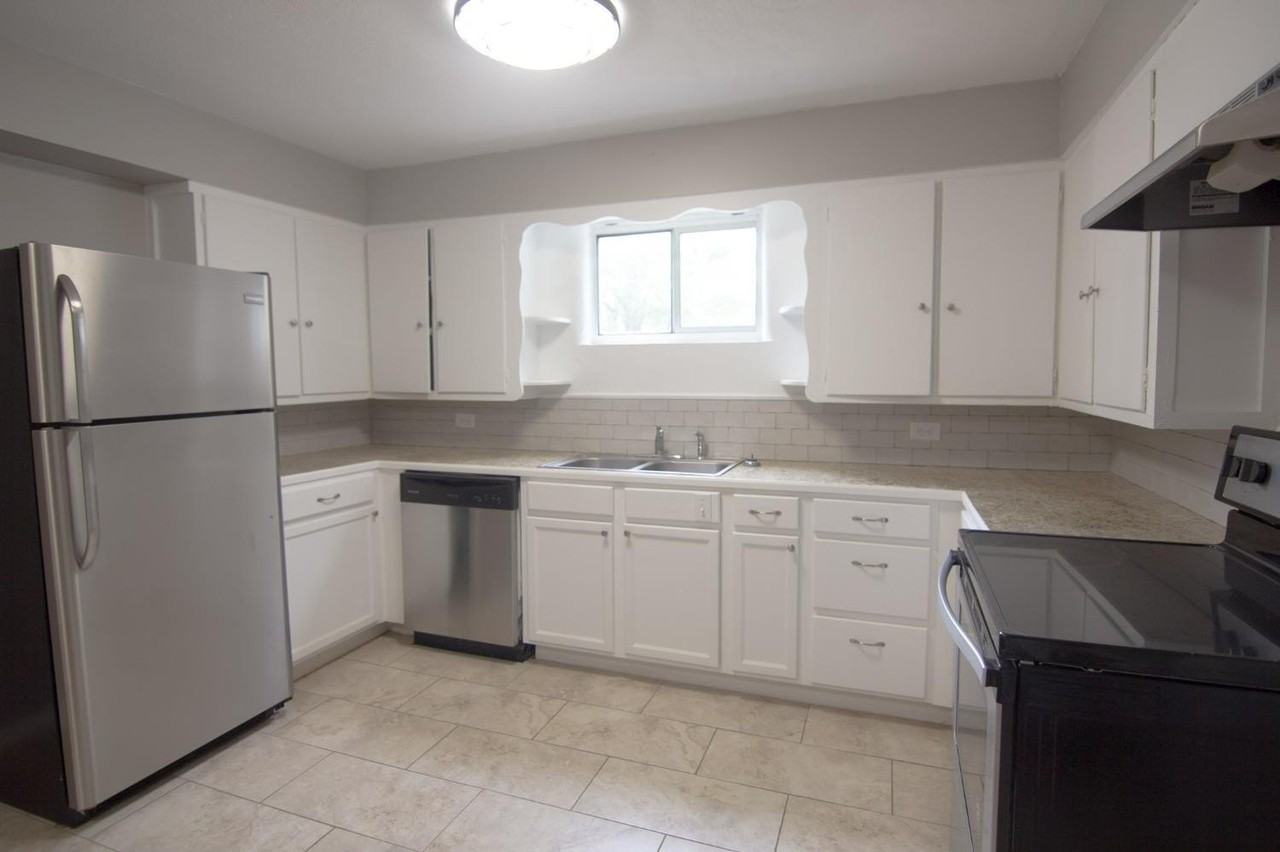 3320 27th St - Photo 7 of 14