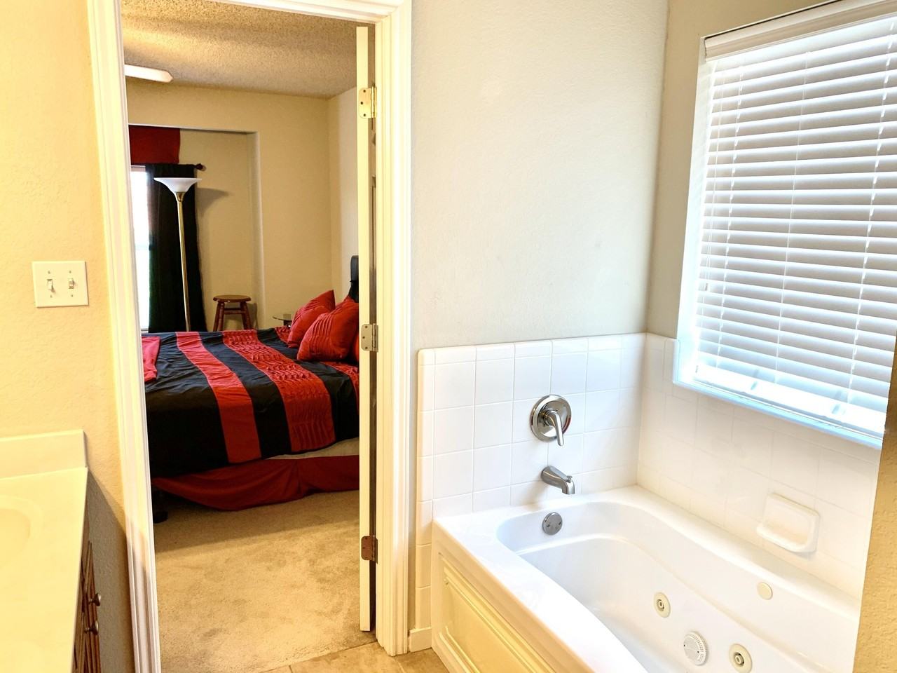 2105 Main St #1 - Photo 4 of 11