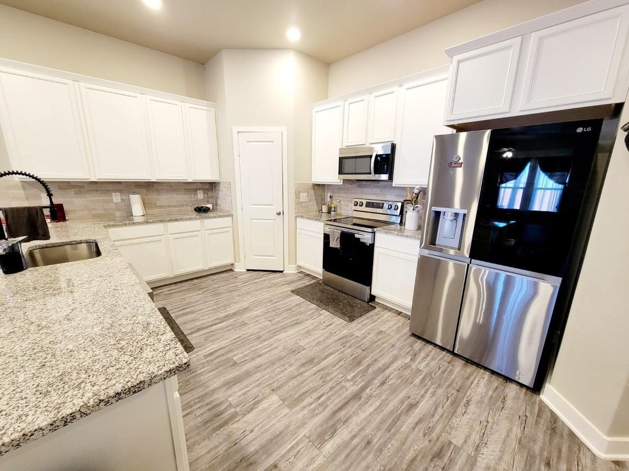 3316 Viola Ave - Photo 4 of 18
