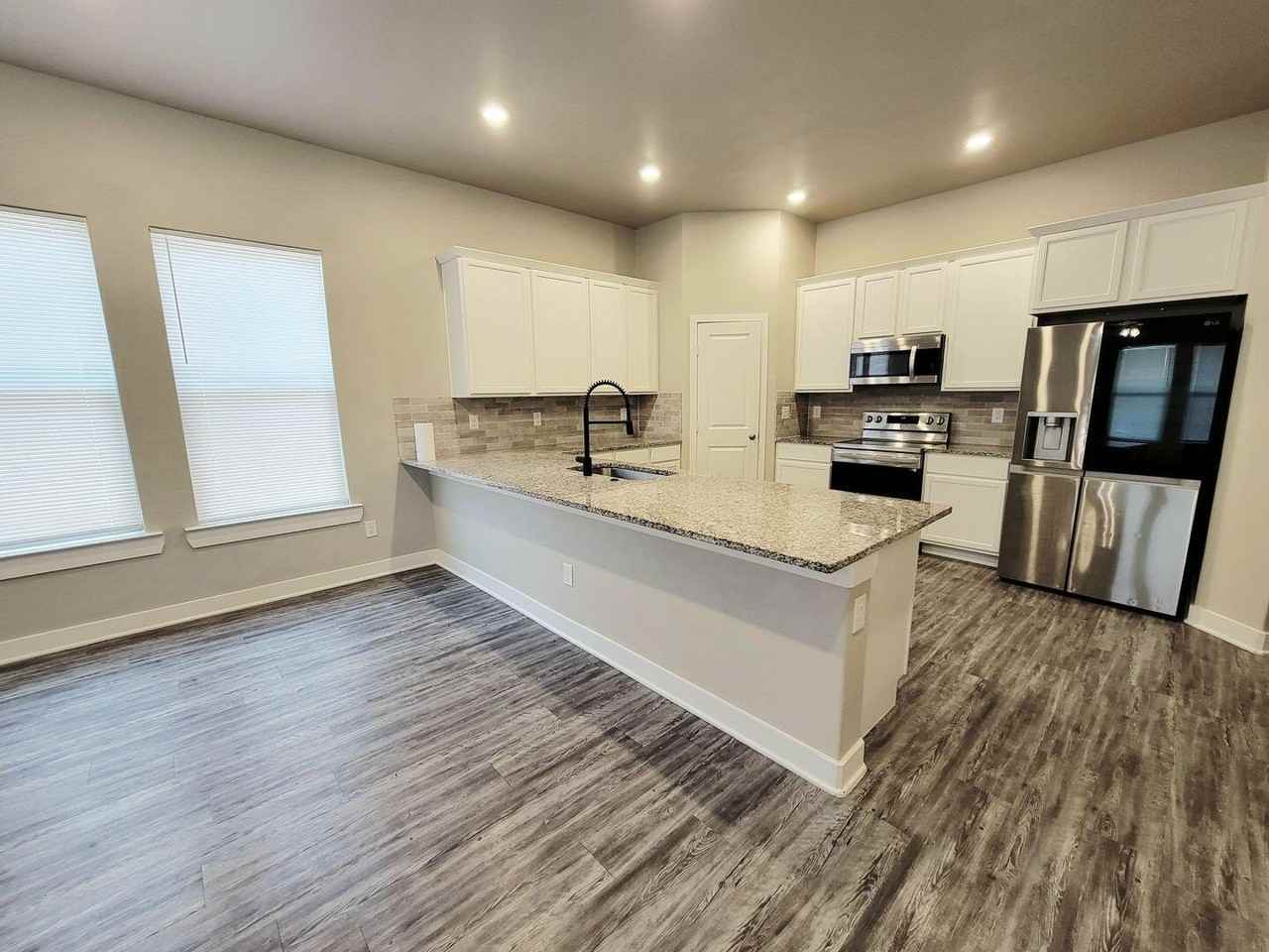 3316 Viola Ave - Photo 5 of 18