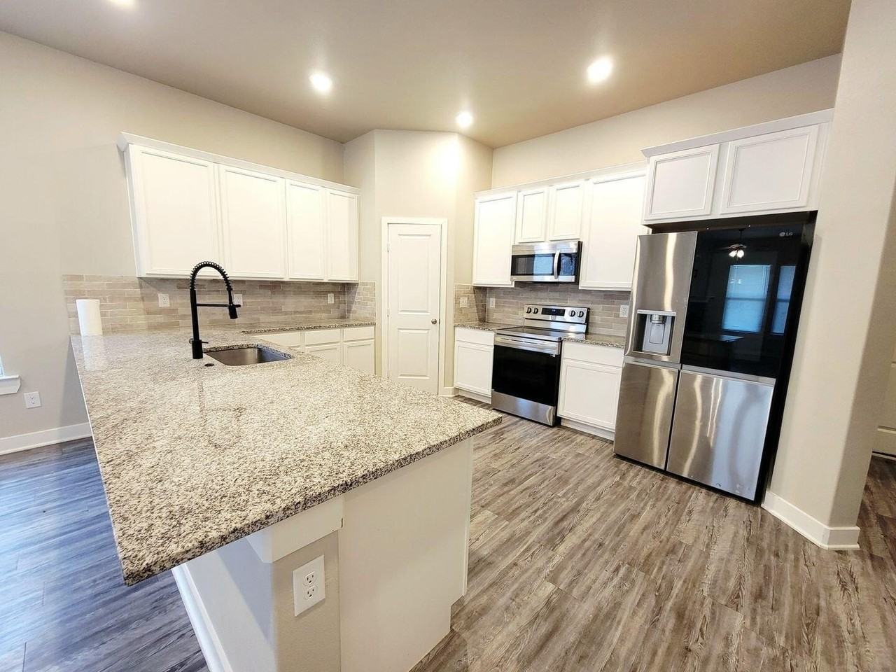 3316 Viola Ave - Photo 6 of 18