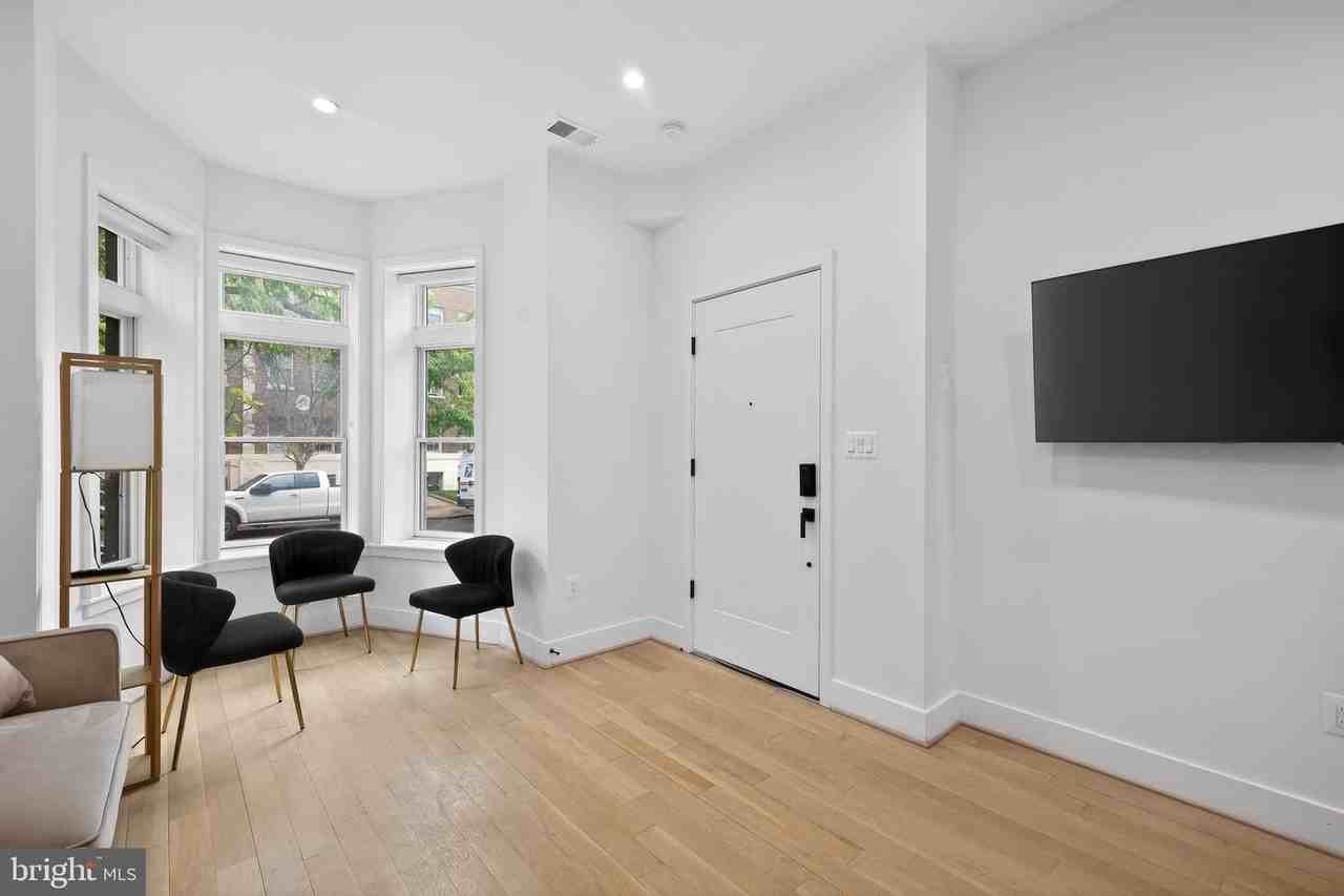 1808 S St Nw - Photo 4 of 29