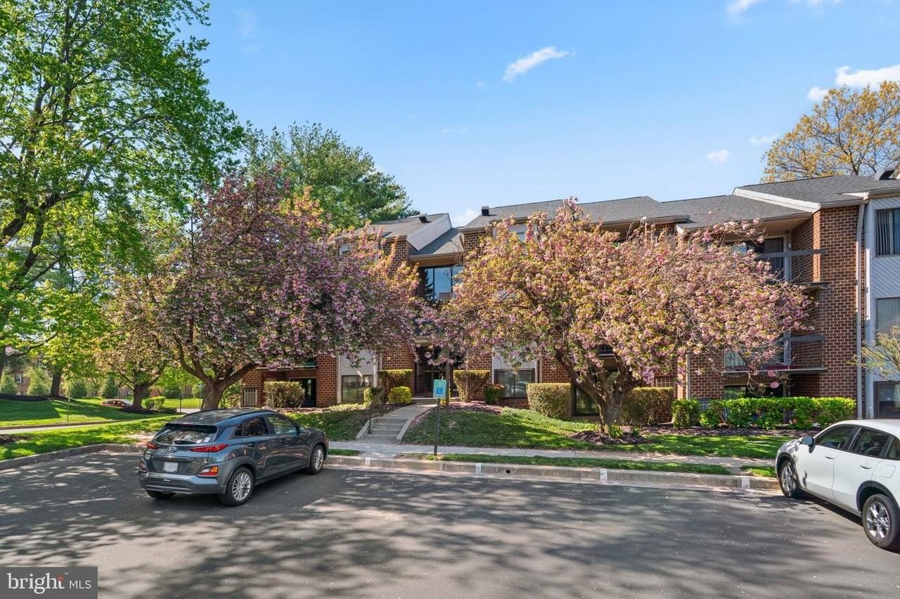 6 Mullingar Ct - Photo 4 of 30