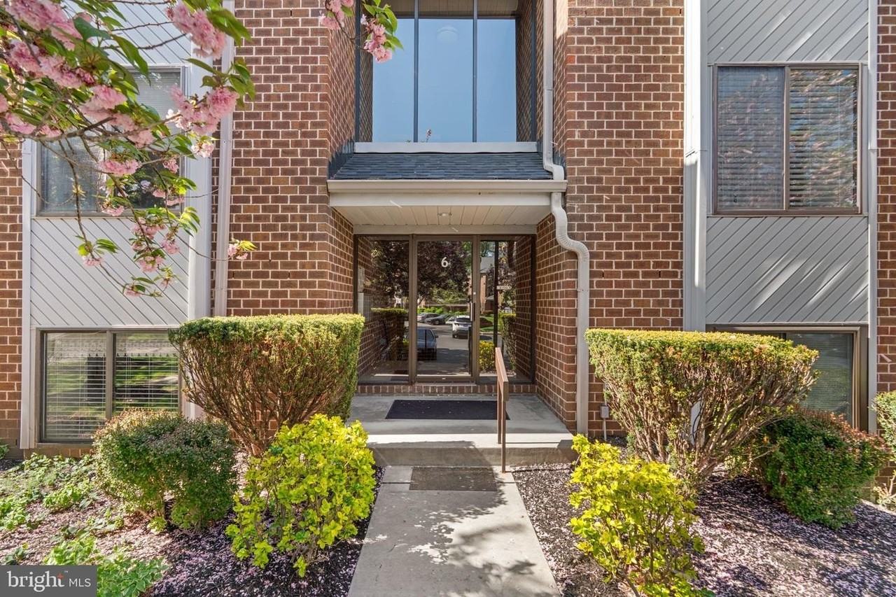 6 Mullingar Ct - Photo 5 of 30