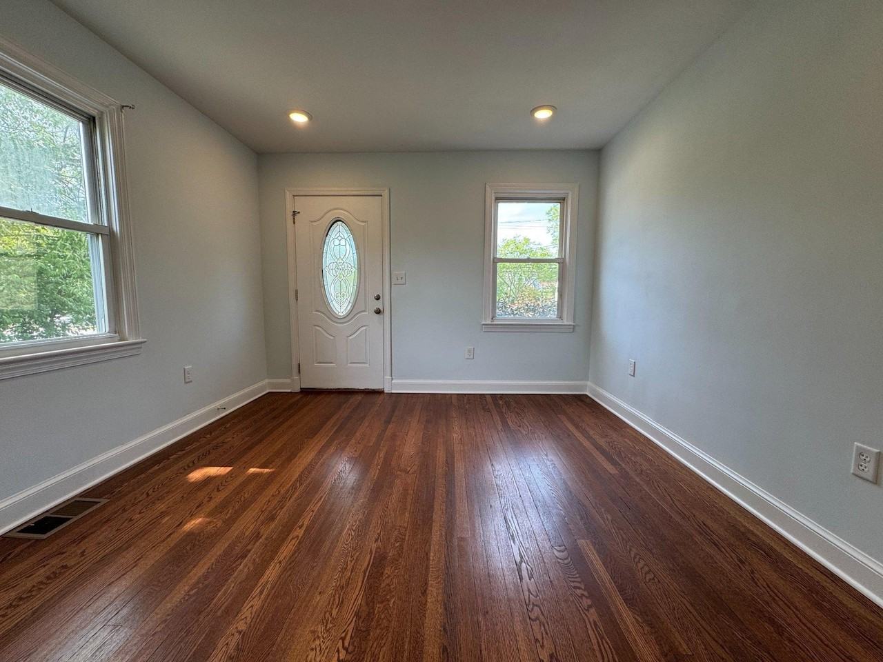 9405 Rhode Island Ave - Photo 5 of 36