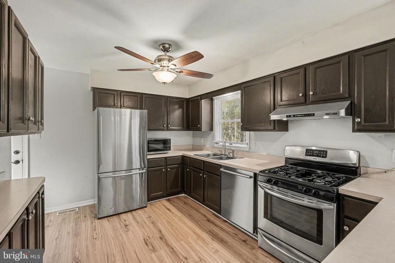 14172 Rogers Ford Rd - Photo 6 of 30