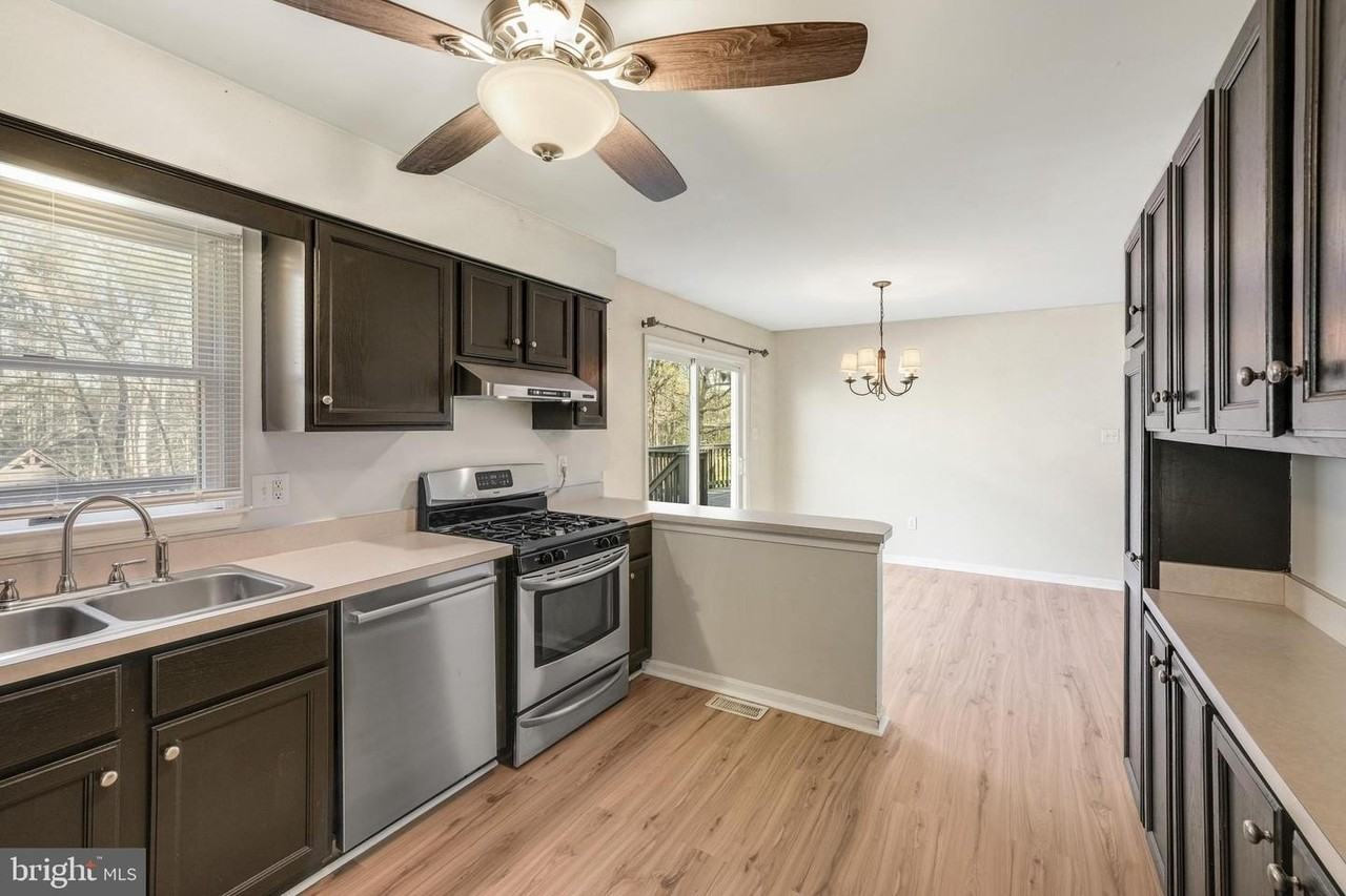 14172 Rogers Ford Rd - Photo 7 of 30