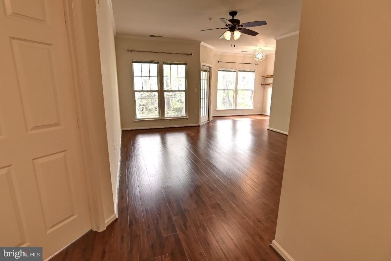 1501 N Point Dr - Photo 4 of 50