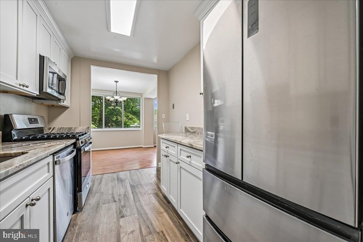 6631 Wakefield Dr - Photo 4 of 50