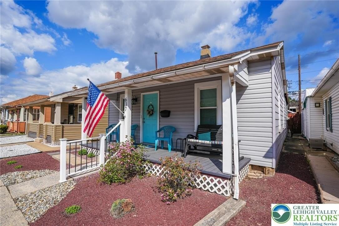 637 Lehigh Ave - Photo 2 of 43
