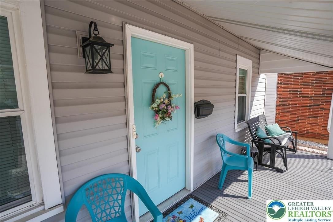 637 Lehigh Ave - Photo 5 of 43