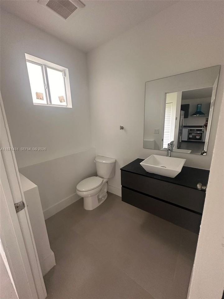 532 Nw 17th Ave #0 - Photo 6 of 18