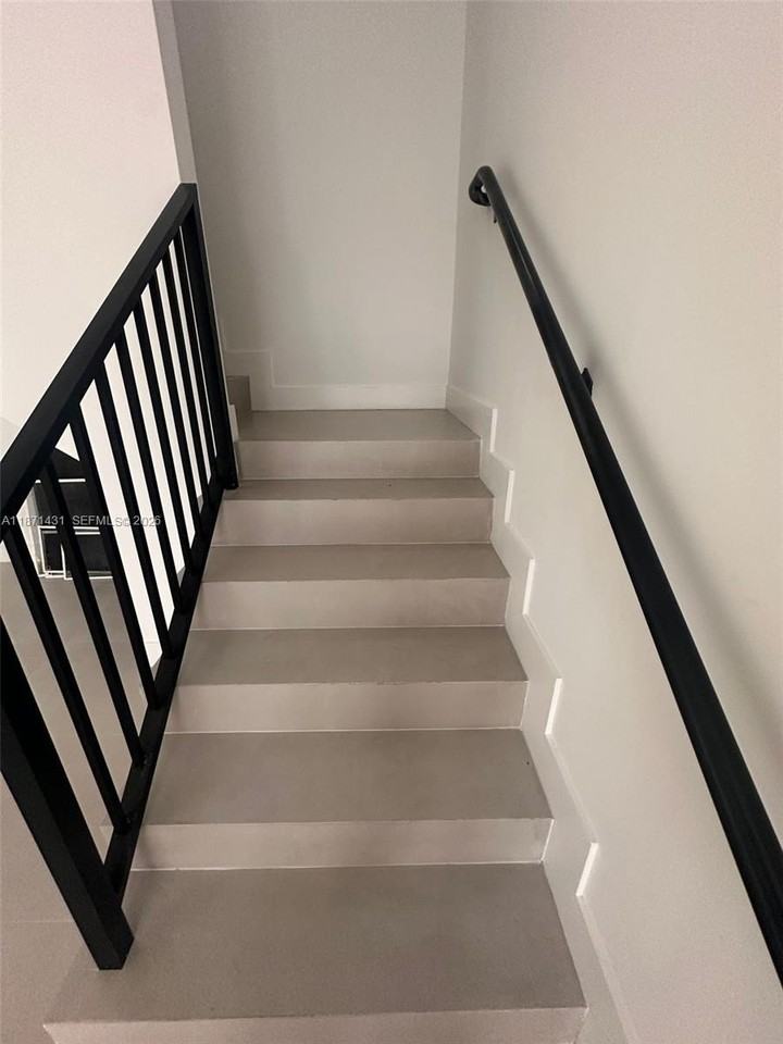 532 Nw 17th Ave #0 - Photo 7 of 18