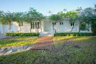 355 Redwood Ln - Photo 1 of 1