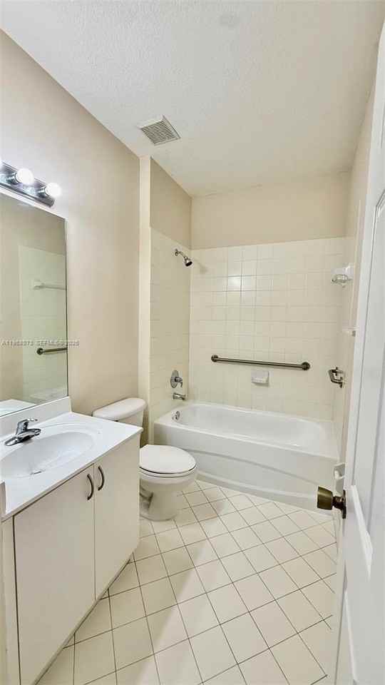 3323 Ne 11th Dr - Photo 7 of 26