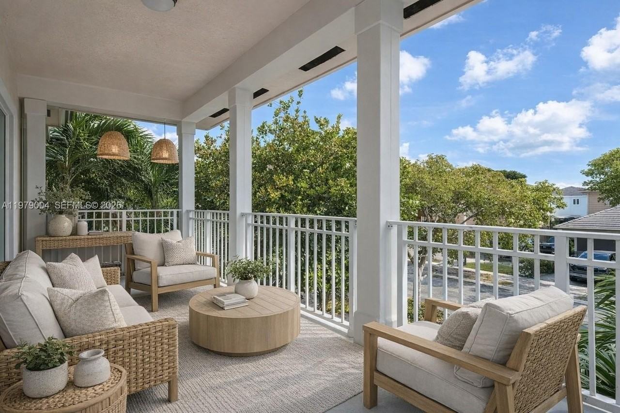 354 Ne 35th Ave - Photo 6 of 18