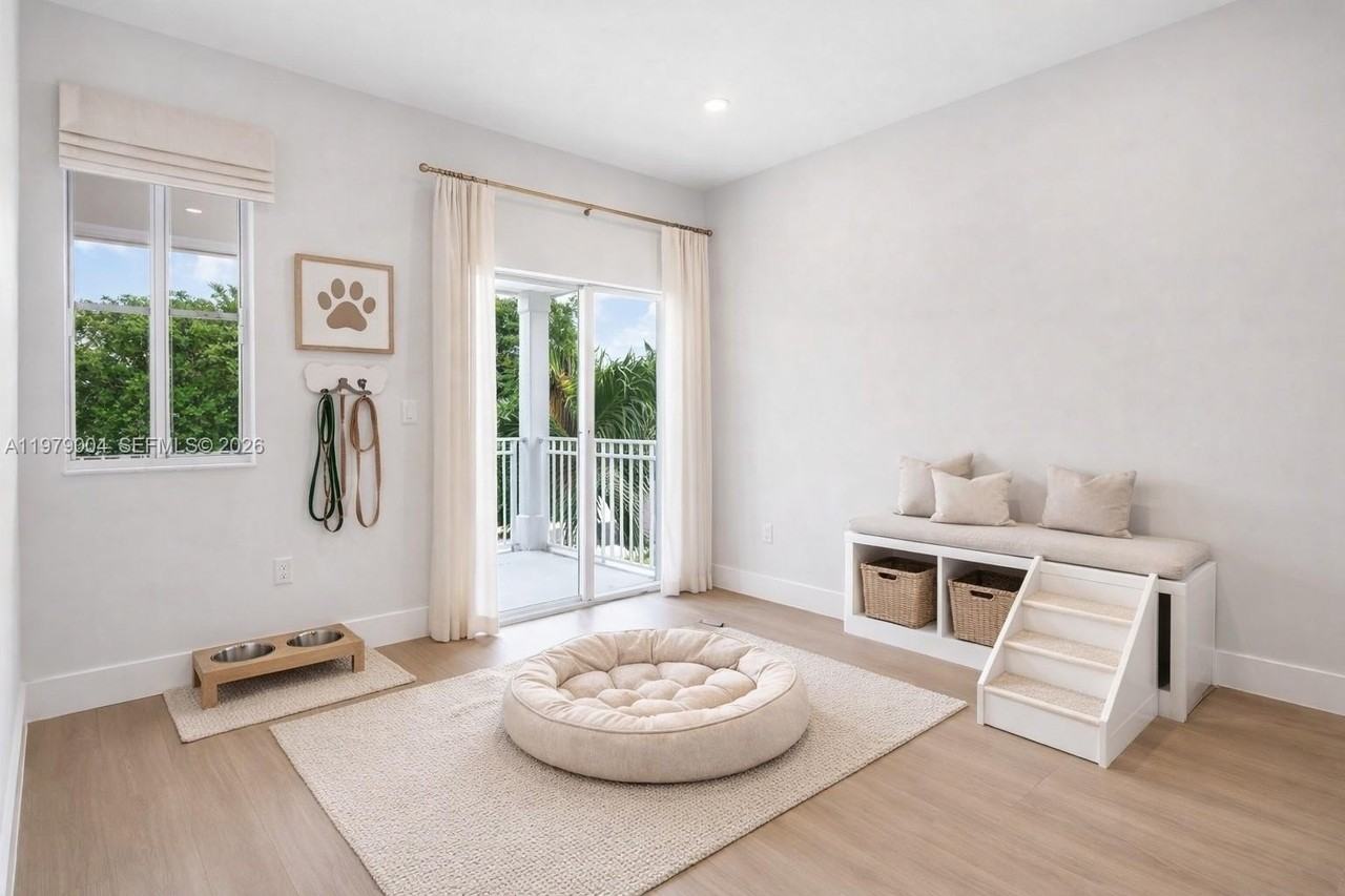 354 Ne 35th Ave - Photo 7 of 18