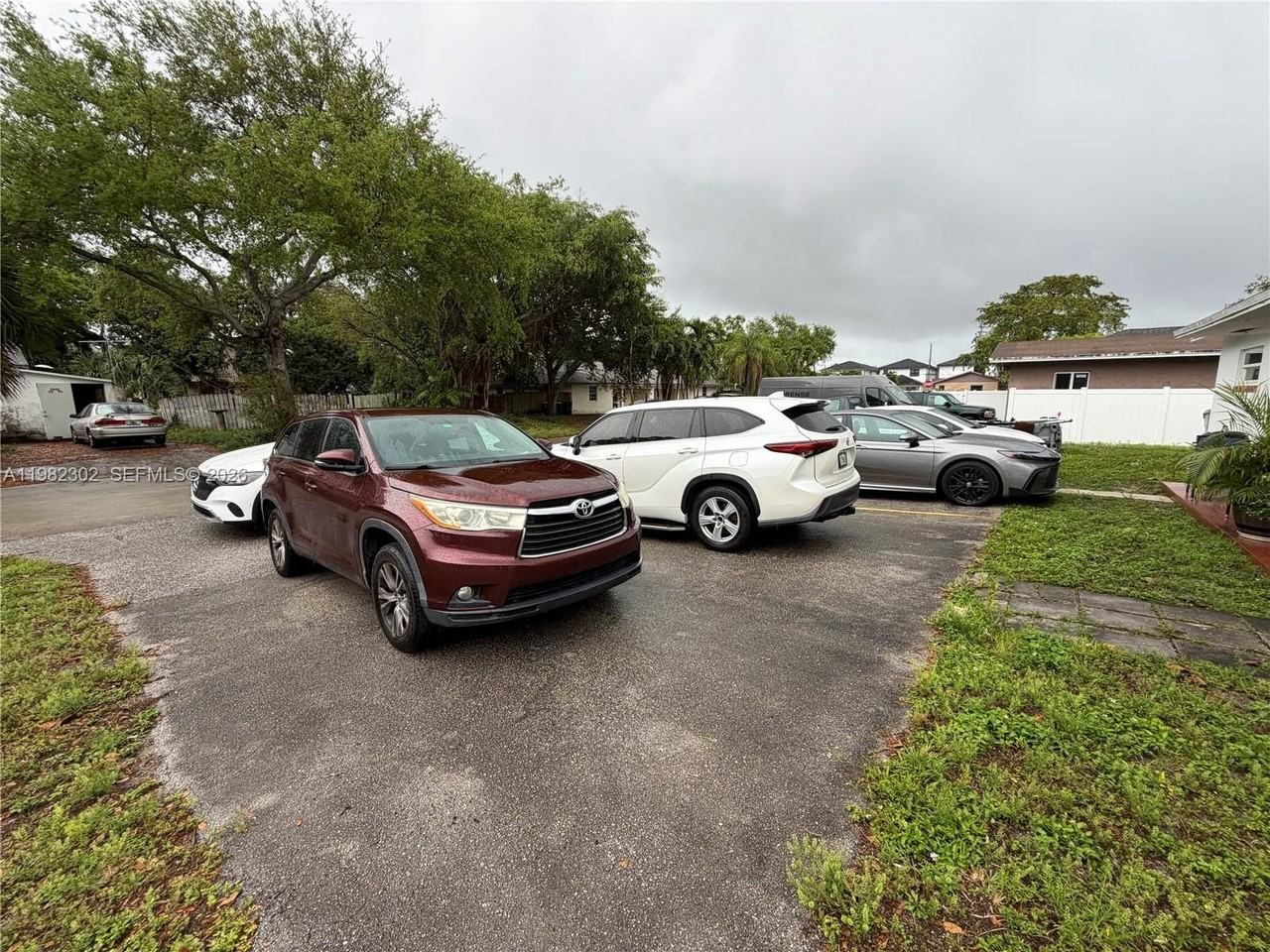 2620 Sw 51st St #1-2 - Photo 3 of 12