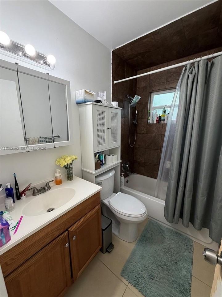 2620 Sw 51st St #1-2 - Photo 5 of 12