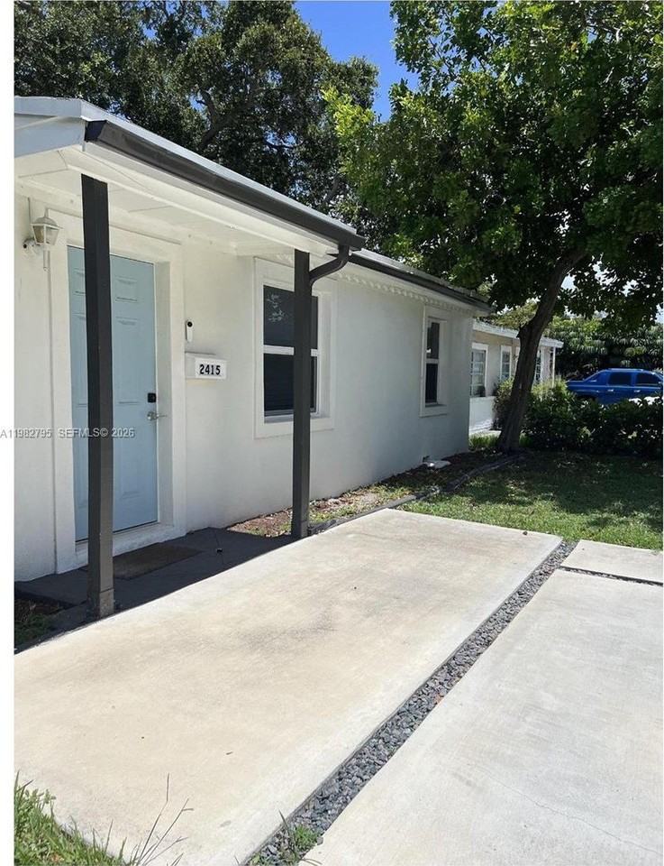 2415 Grant St - Photo 2 of 28