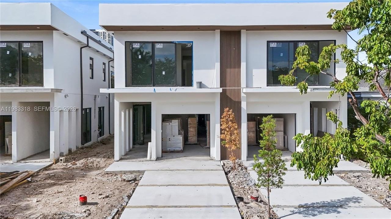 11 Se 12th Ave - Photo 2 of 8