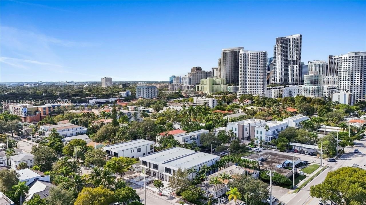 11 Se 12th Ave - Photo 7 of 8