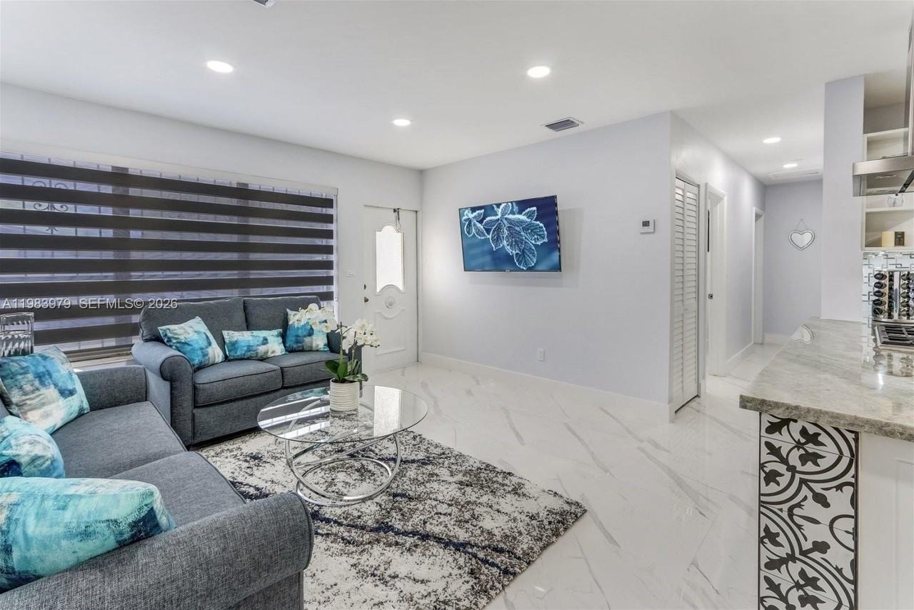 980 W 45th Pl #1 - Photo 4 of 13