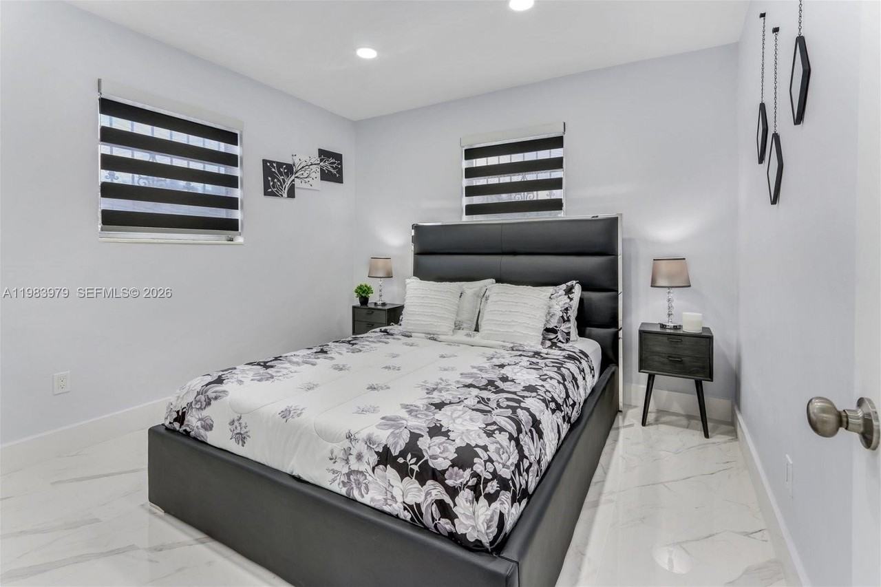 980 W 45th Pl #1 - Photo 6 of 13