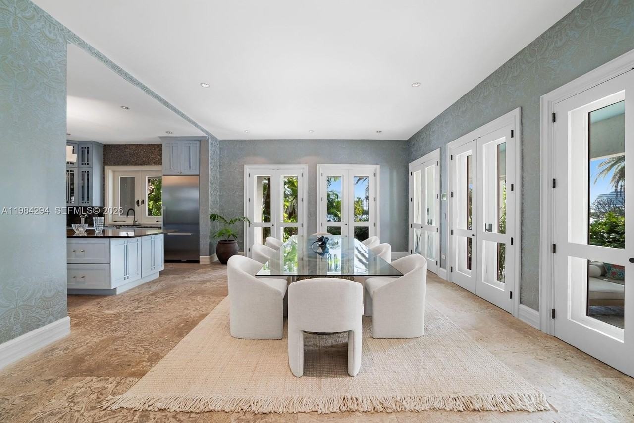 16 Palm Ave - Photo 4 of 36