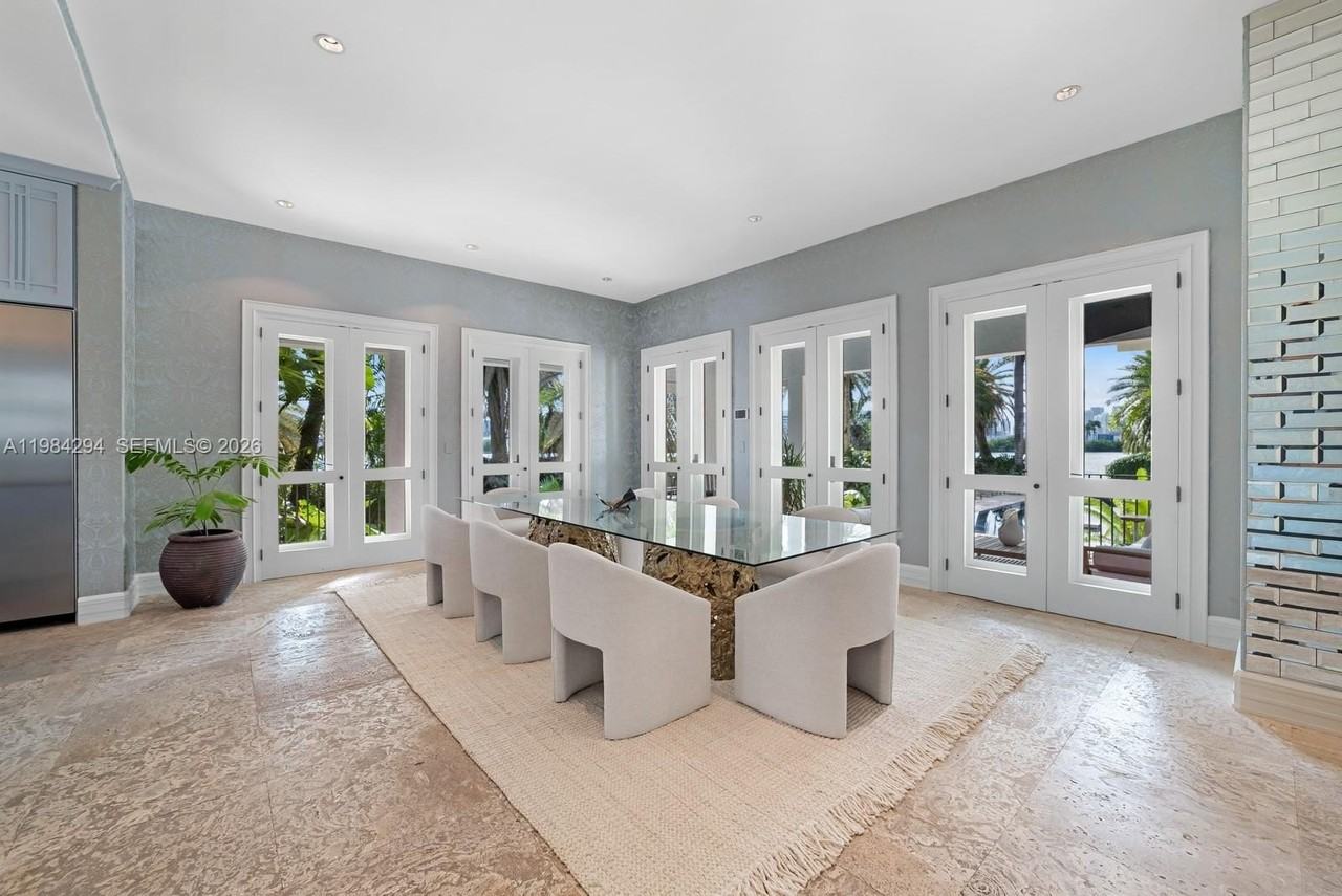 16 Palm Ave - Photo 5 of 36