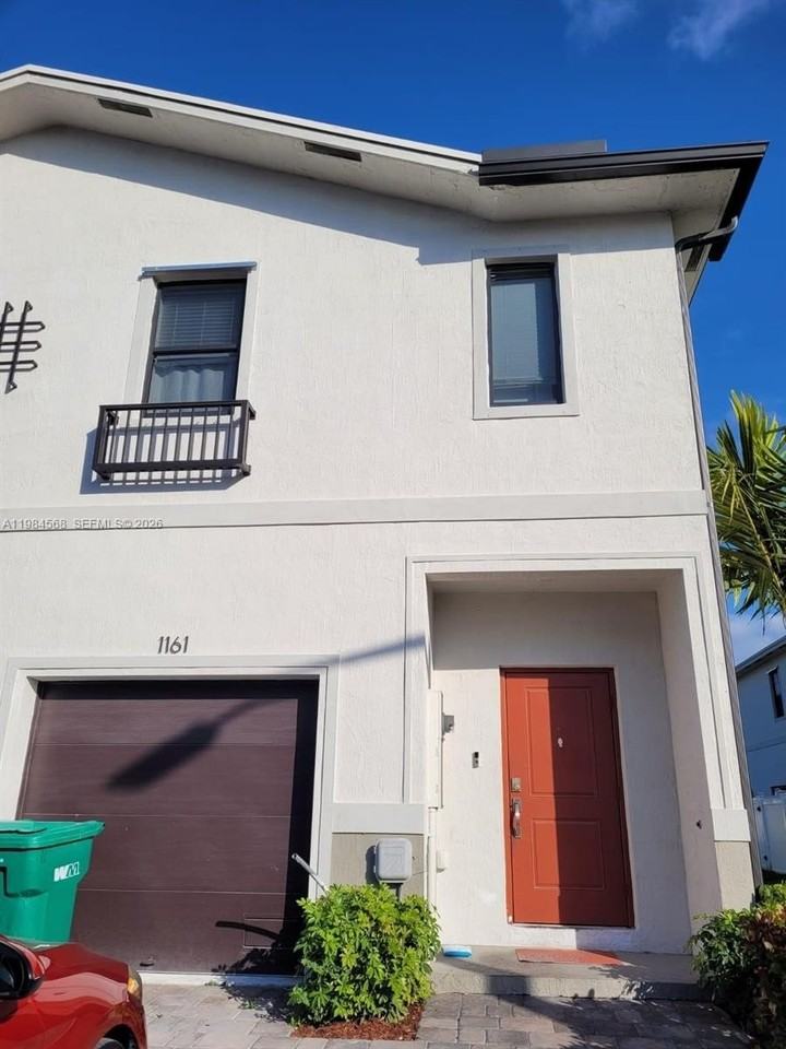 1161 Sw 8th Ave - Photo 4 of 8