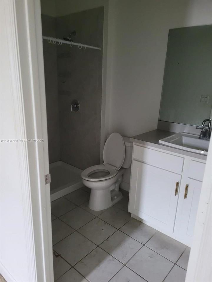 1161 Sw 8th Ave - Photo 6 of 8