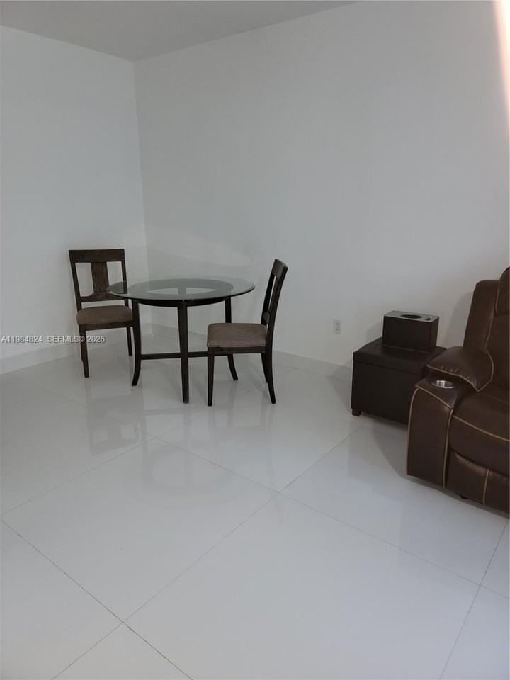 6300 Sw 21st St #1 - Photo 7 of 30