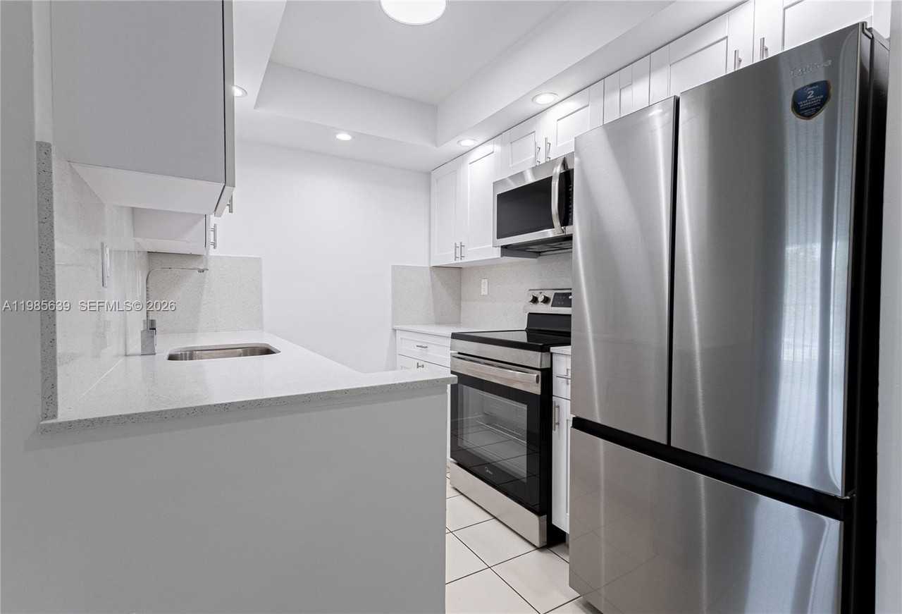 9405 W Flagler St #D205 - Photo 3 of 16