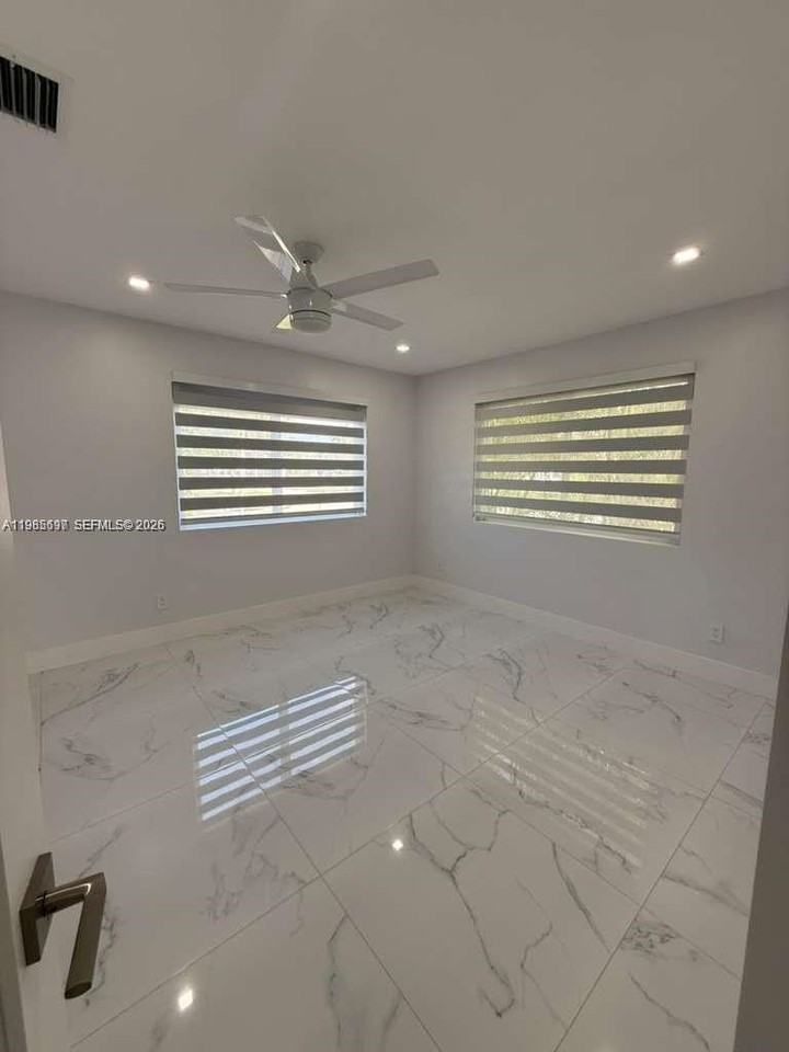 19020 Sw 91st Ave - Photo 7 of 26